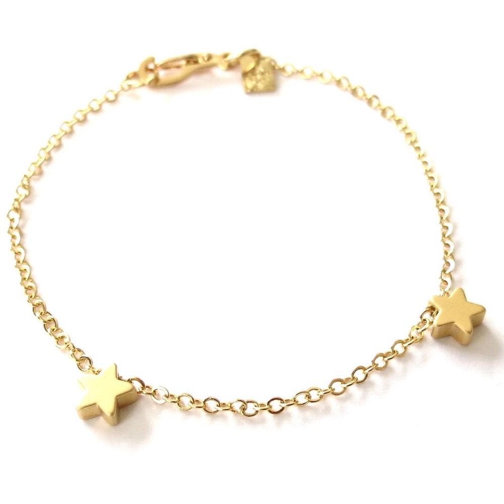 Double star gold bracelet comes in a pouch